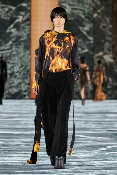 Look 94